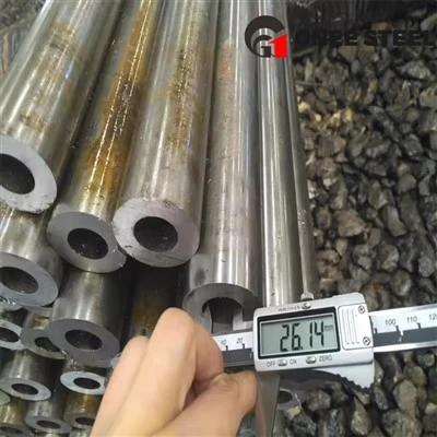 Quelle est la différence en matière de contrôle qualité entre les tubes en ac...